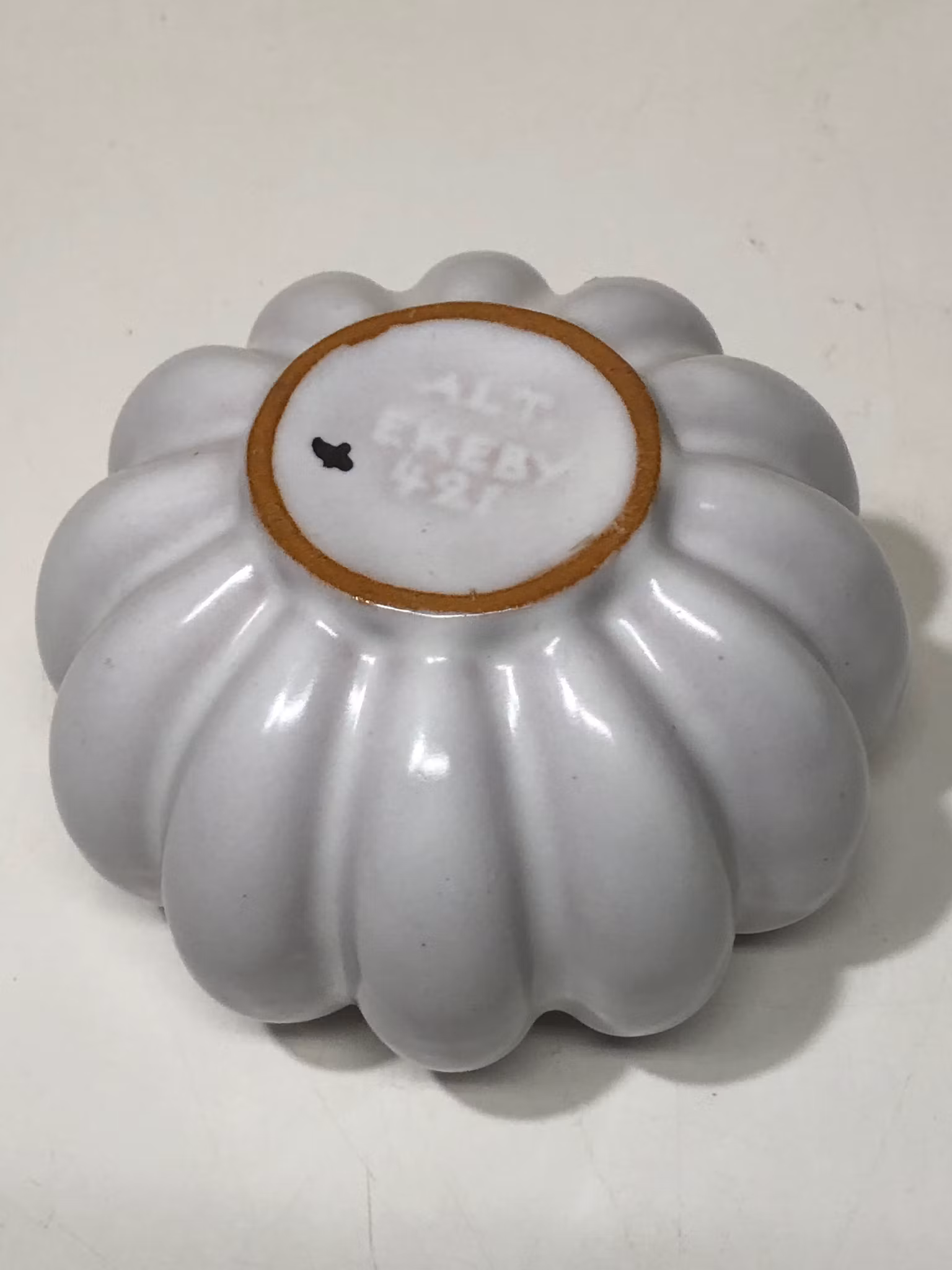 ANNA-LISA THOMSON. Klyftvas, keramik, Uppsala-Ekeby, 1950-tal.