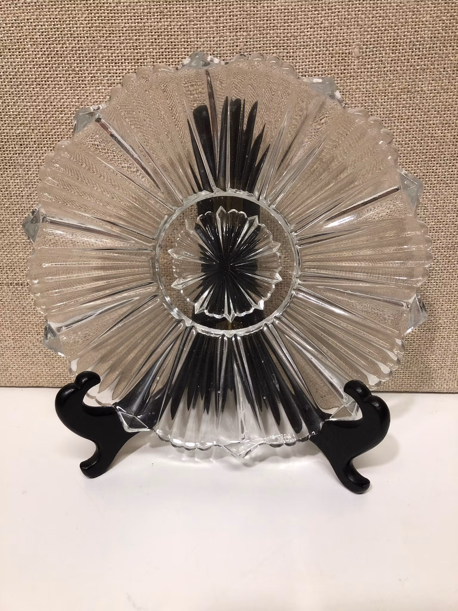 ASSIETTER 8 st. pressglas, 1900-tal.