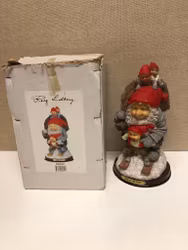 ROLF LIDBERG. Tomte åker skidor med nissarna, konstmassa, RBA 811, Olofström