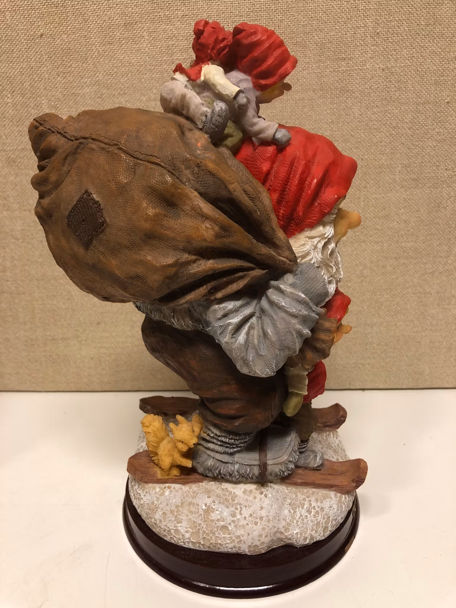 ROLF LIDBERG. Tomte åker skidor med nissarna, konstmassa, RBA 811, Olofström