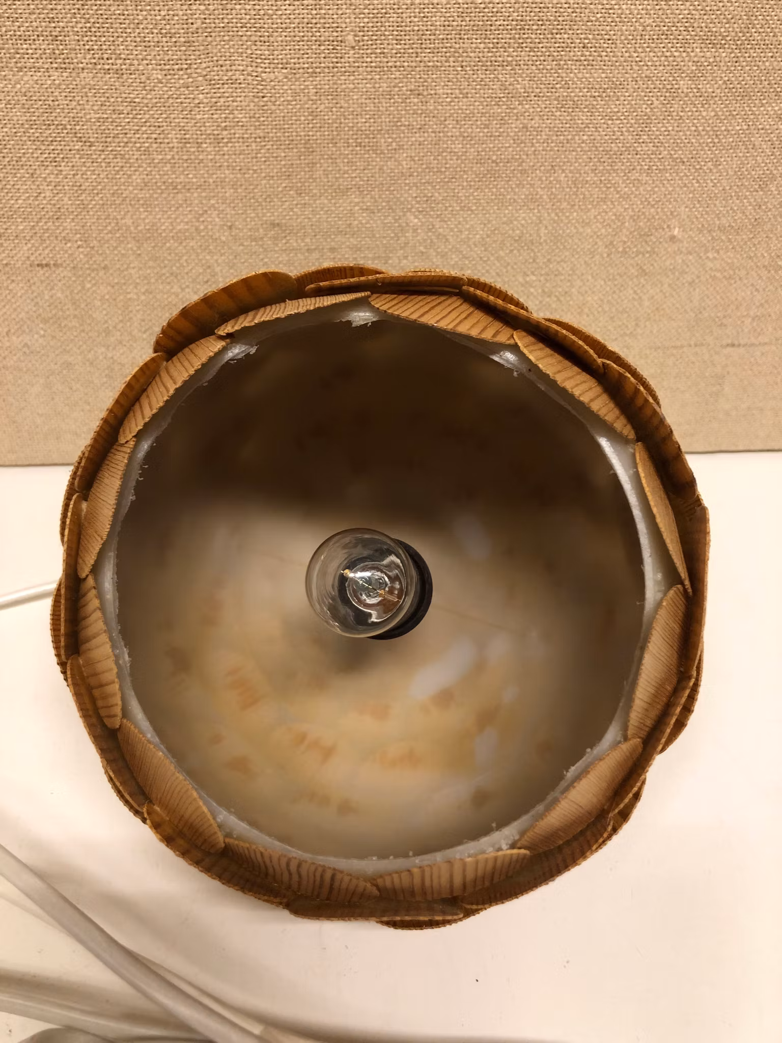 TAK/FÖNSTERLAMPA, trä, 1900-talets andra hälft.