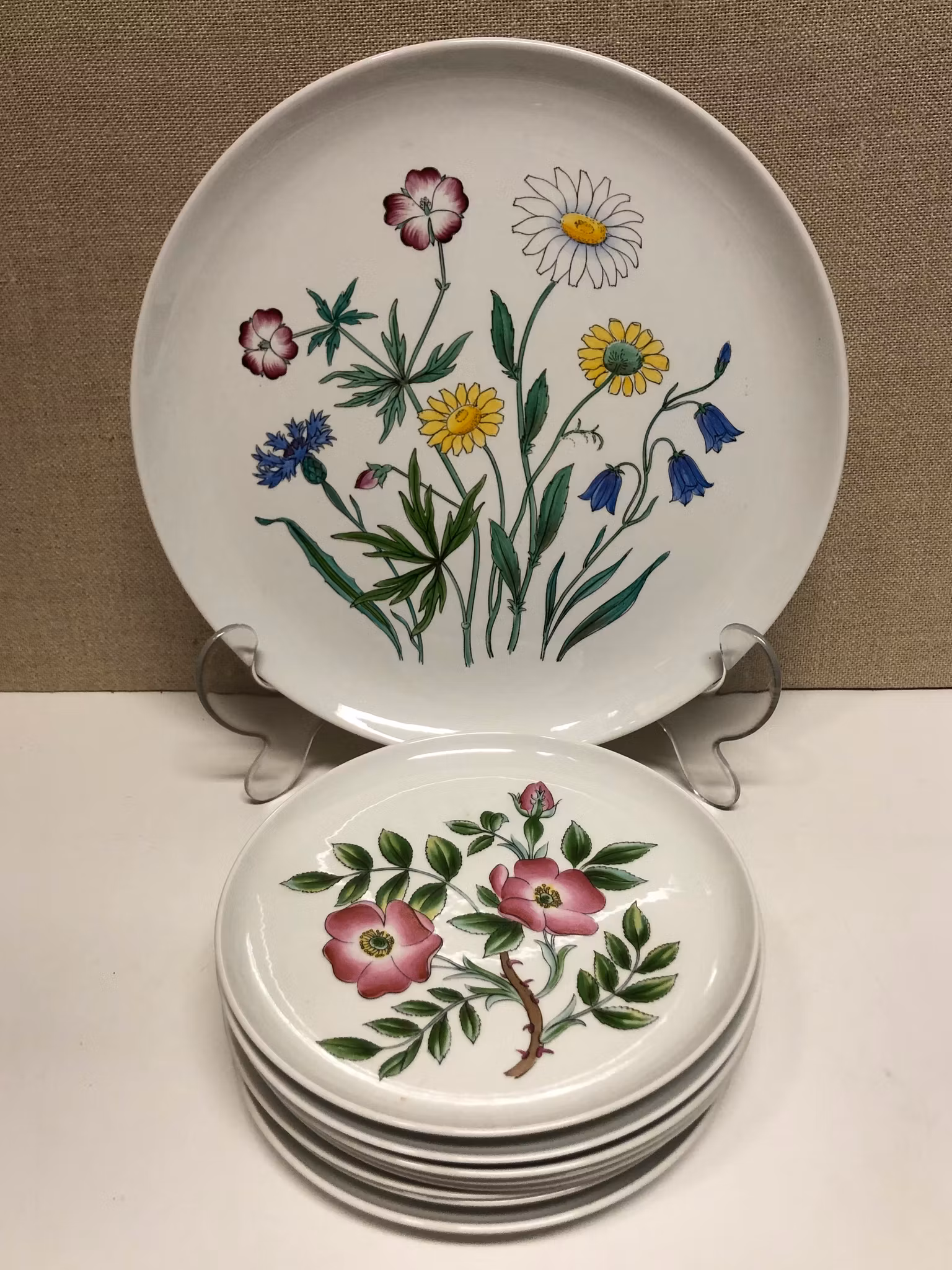 FAT OCH ASSIETTER 6 st. porslin, "Flora", Rörstrand.