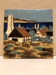 NILS STOUGAARD. Väggrelief, keramik, Bornholm, Danmark.