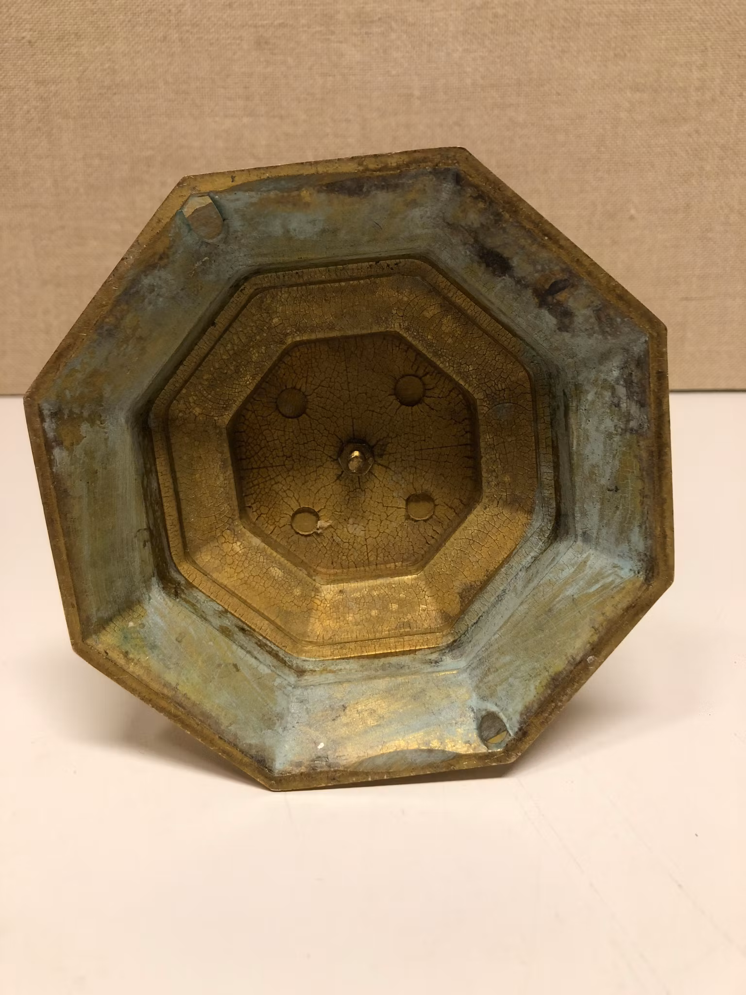 KANDELABER, ”Menora-stake" 7-armad, mässing, 1900-talets andra hälft.