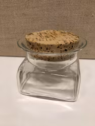 SIGNE PERSSON-MELIN. Burk, glas, "Sill i kvadrat", Boda.