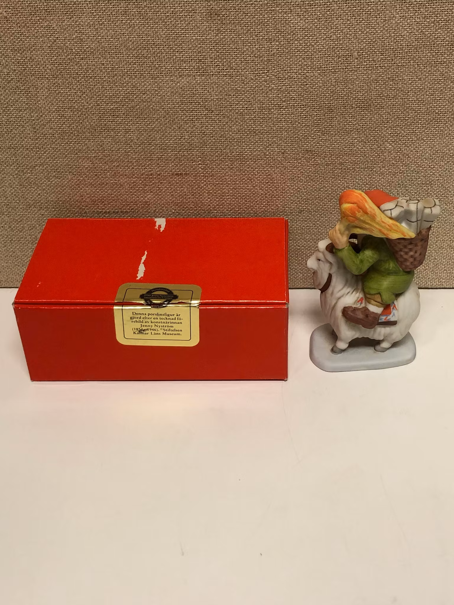 FIGURIN, porslin, "Tomte & bock", i originalkartong, Jenny Nyström.