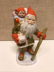 FIGURIN, porslin, "Tomte med barn", i originalkartong, Jenny Nyström.