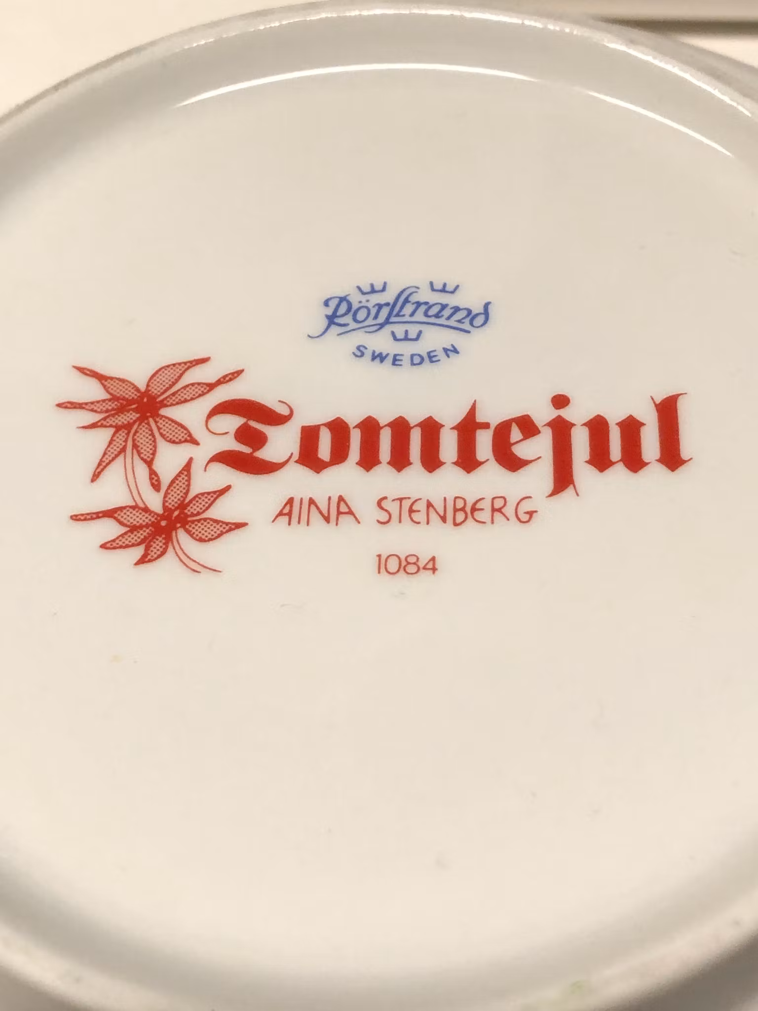 AINA STENBERG. Grötskål, porslin, "Tomtejul", Rörstrand.