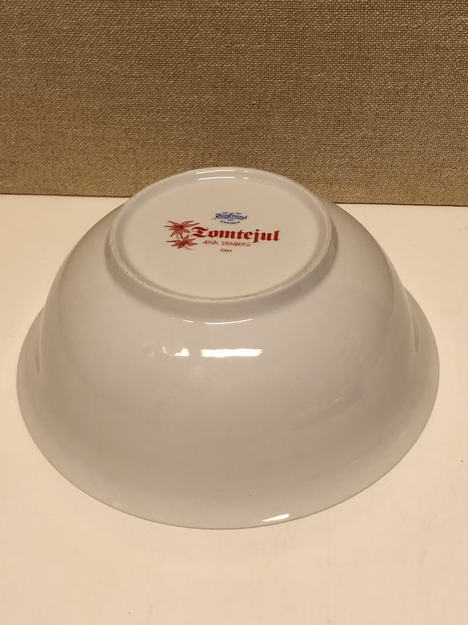 AINA STENBERG. Grötskål, porslin, "Tomtejul", Rörstrand.