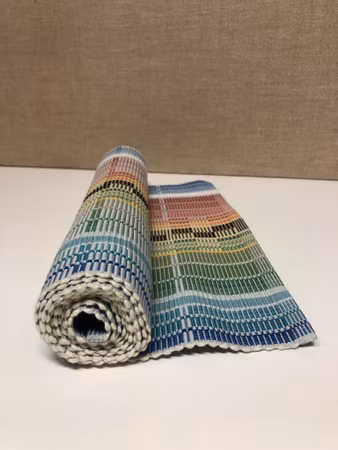 DUK, "Lögdå löparen", handvävd, Eva Jansson/Ulla Karin Hellström-Sahlén.