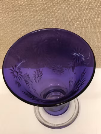 VAS, glas, 1900-talets första hälft.