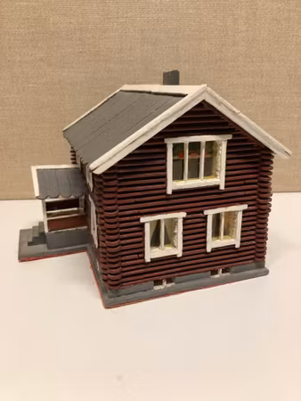 HUS, modell, trä, 1900-tal.