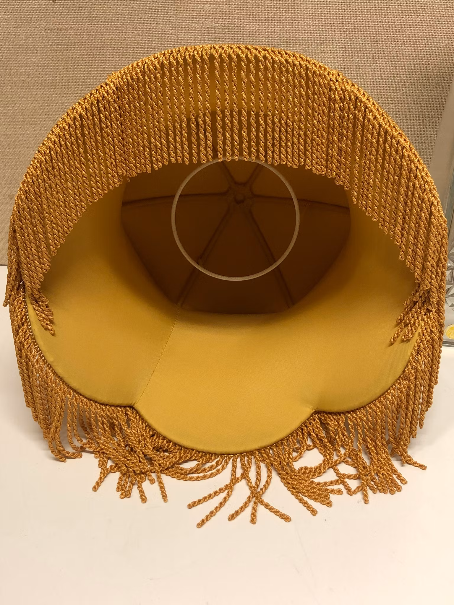 BORDSLAMPA MED SKÄRM, glas, Bohemia, Tjeckoslovakien, 1960/70-tal.