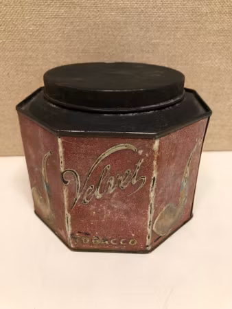 CAN, metal, "Pip tobacco", Velvet Tobacco, first half of the 20th century.
