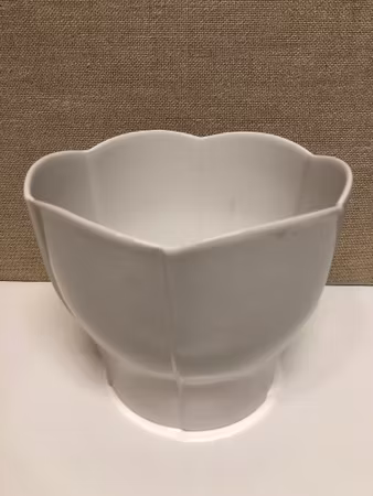 MARIANNE HENNIX. Outer lining, porcelain, "Rosa 2", Gustavsberg.