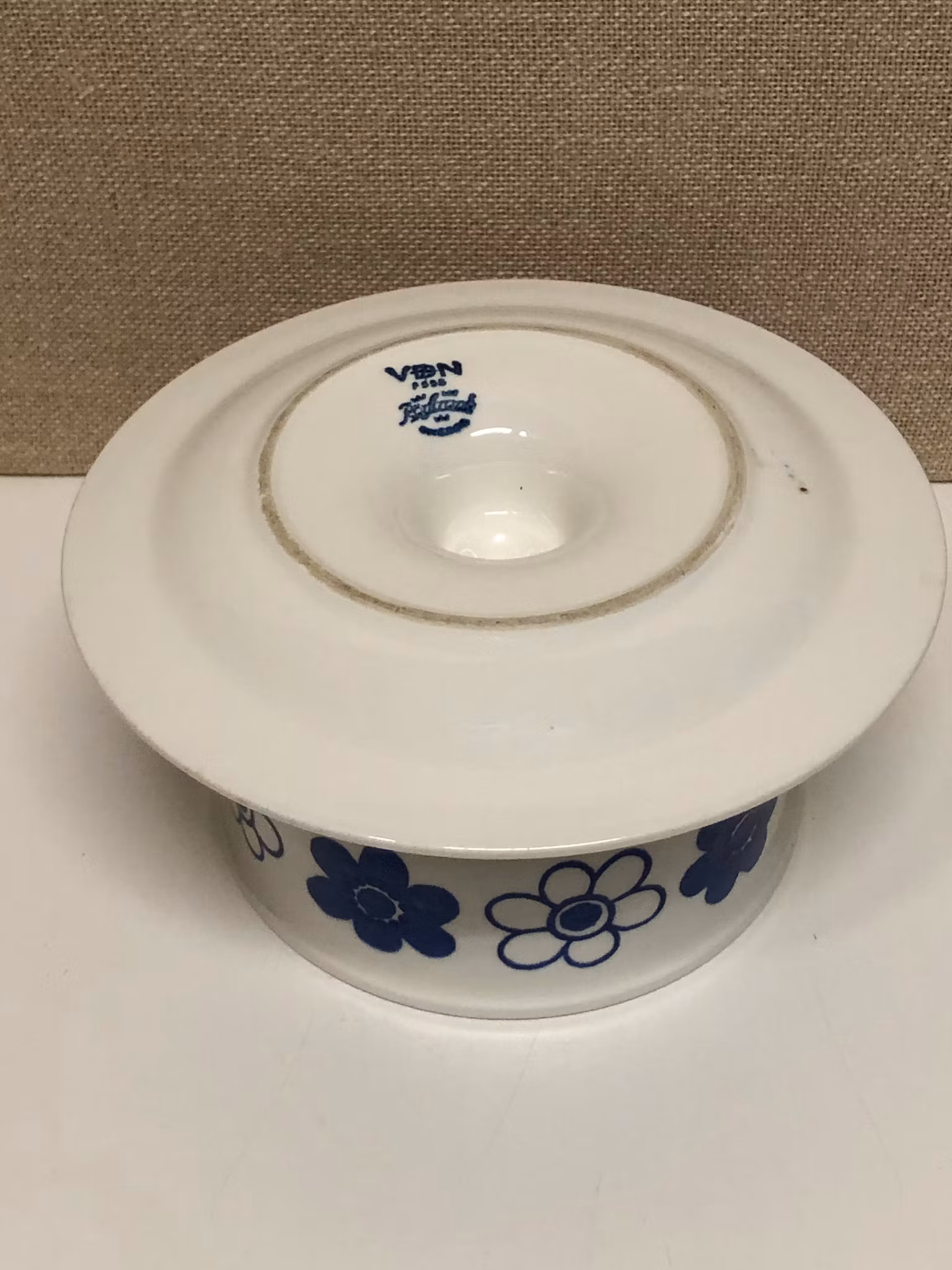 MARIANN WESTMAN. Såsskål, porslin, "Animon", Rörstrand.