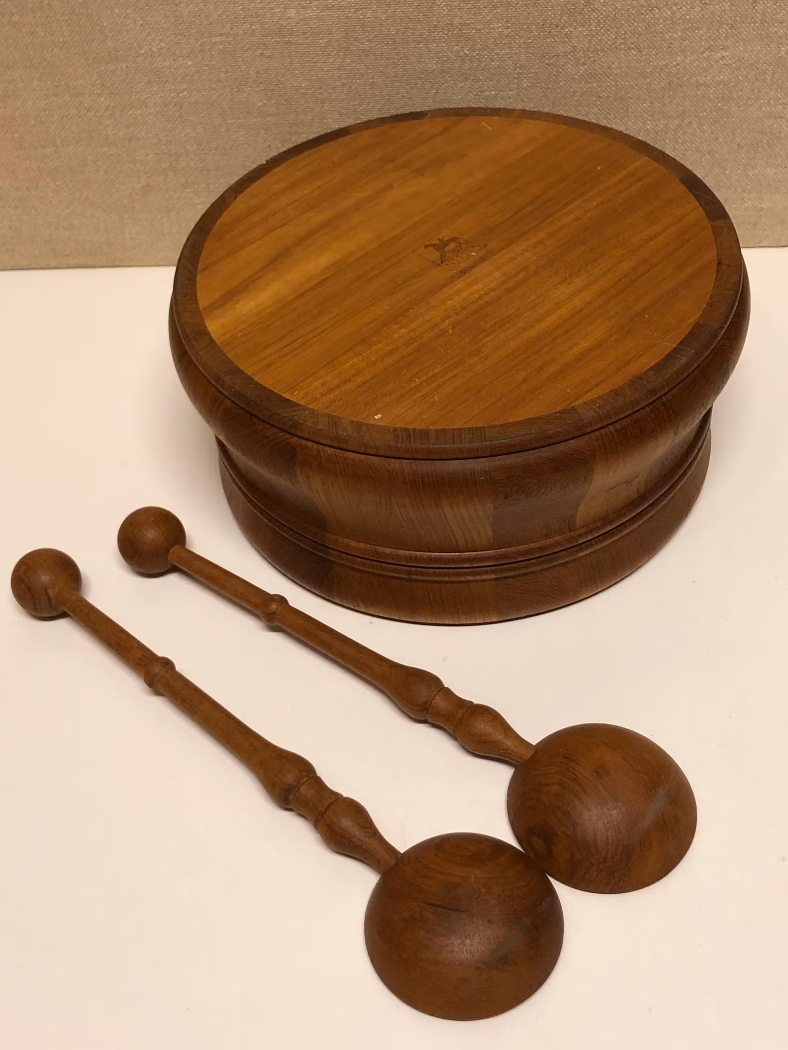 JENS QVISTGAARD. Salladsskål med bestick, teak, Nissens, Danmark.