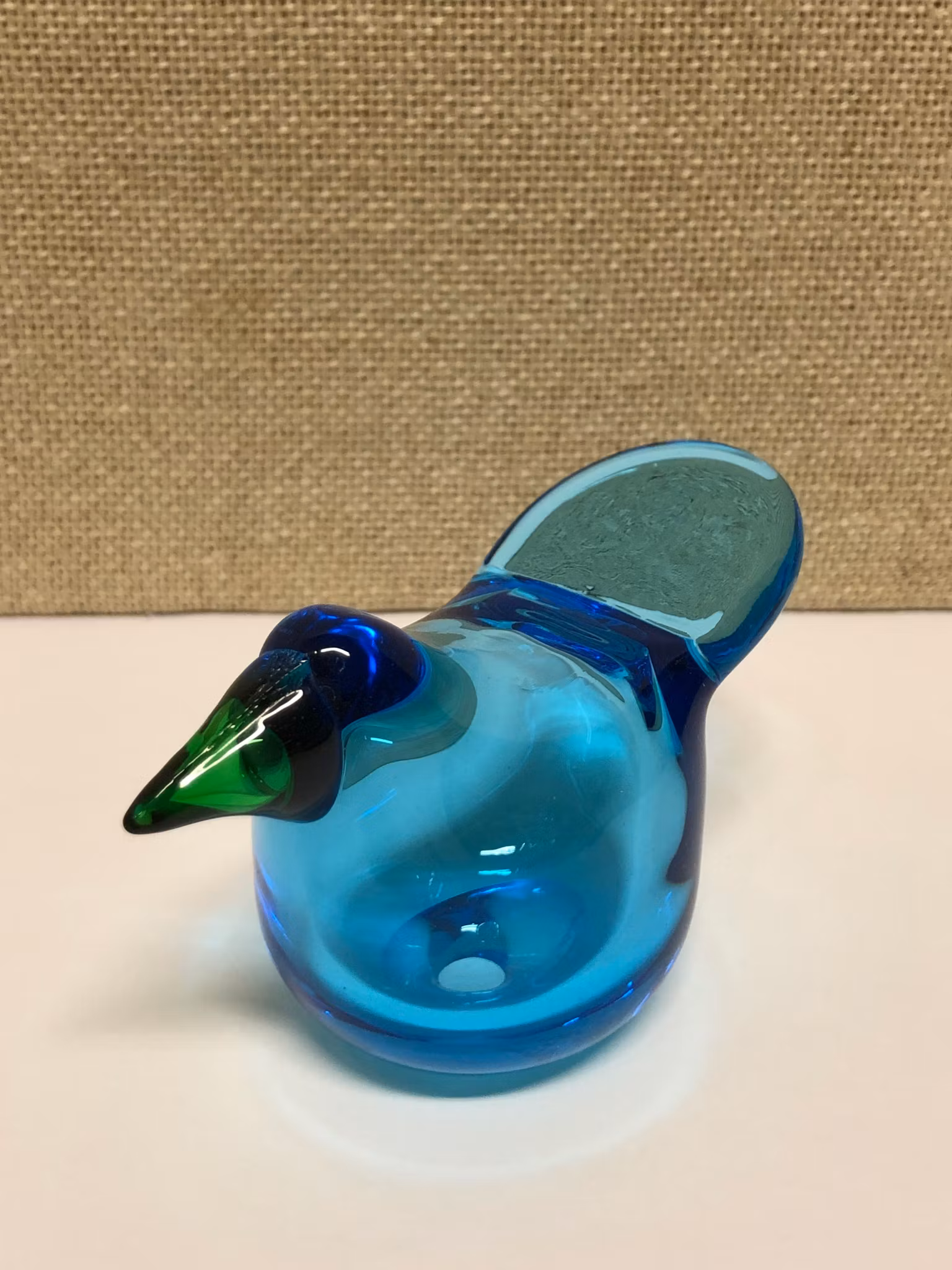 OIVA TOIKKA. Fågel, glas, "Sieppo", Nuutajärvi Notsjö, Finland.