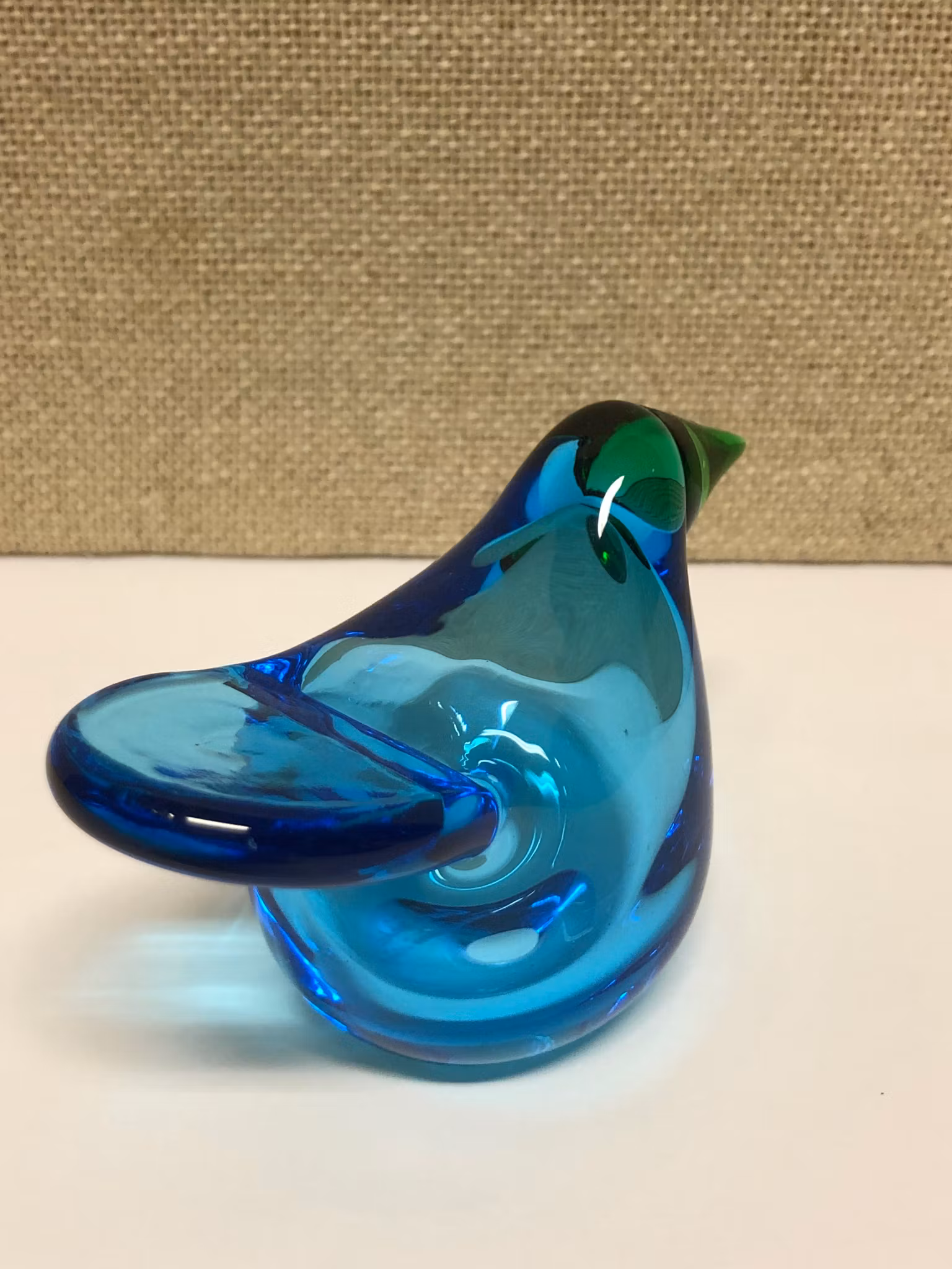 OIVA TOIKKA. Fågel, glas, "Sieppo", Nuutajärvi Notsjö, Finland.