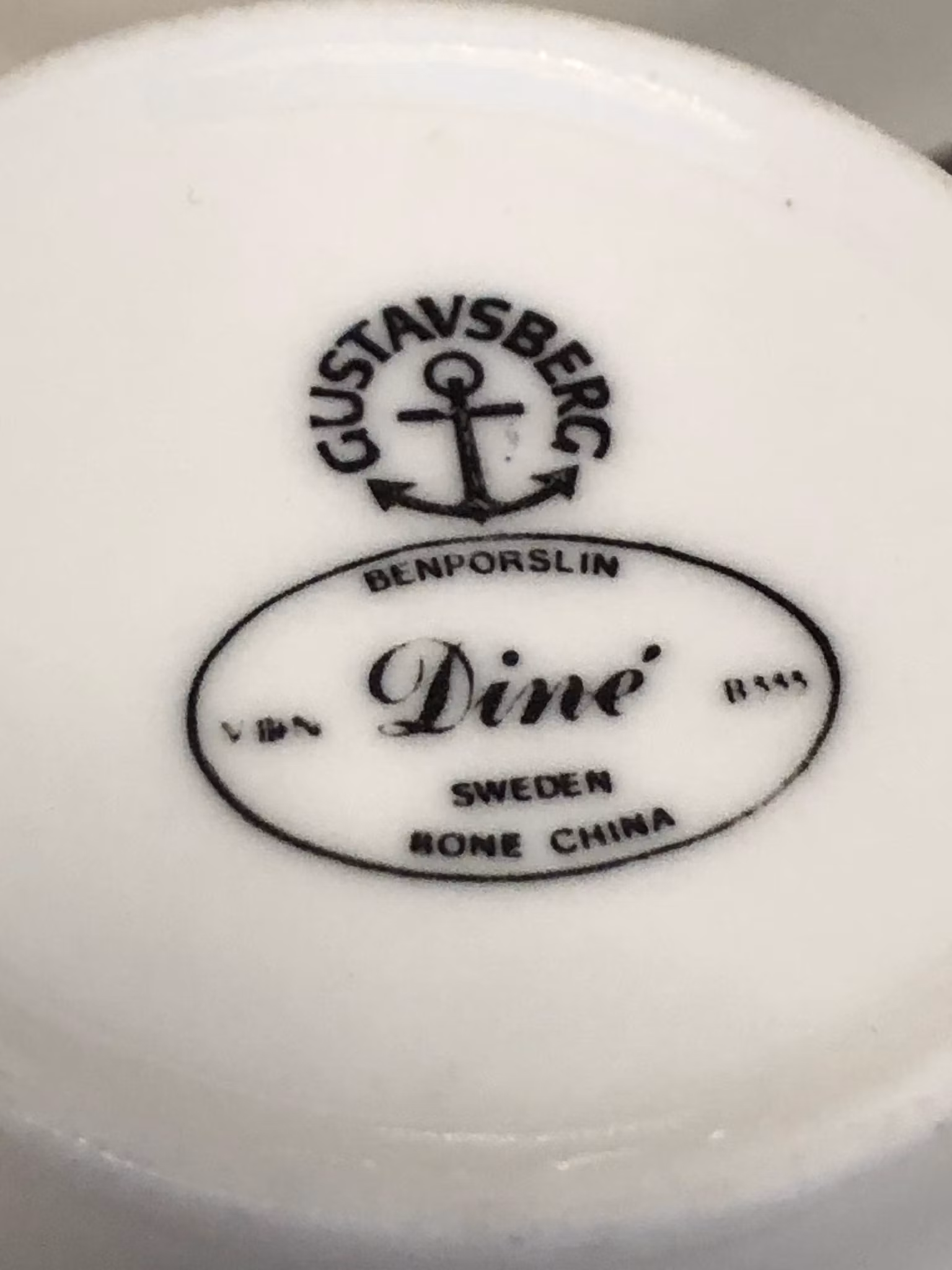 TEKOPP MED FAT, benporslin, "Diné", Gustavsberg.