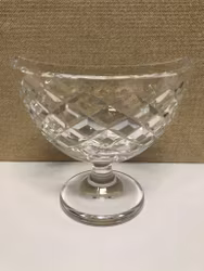 VICKE LINDSTRAND. Skål, kristall, Kosta, signerad.