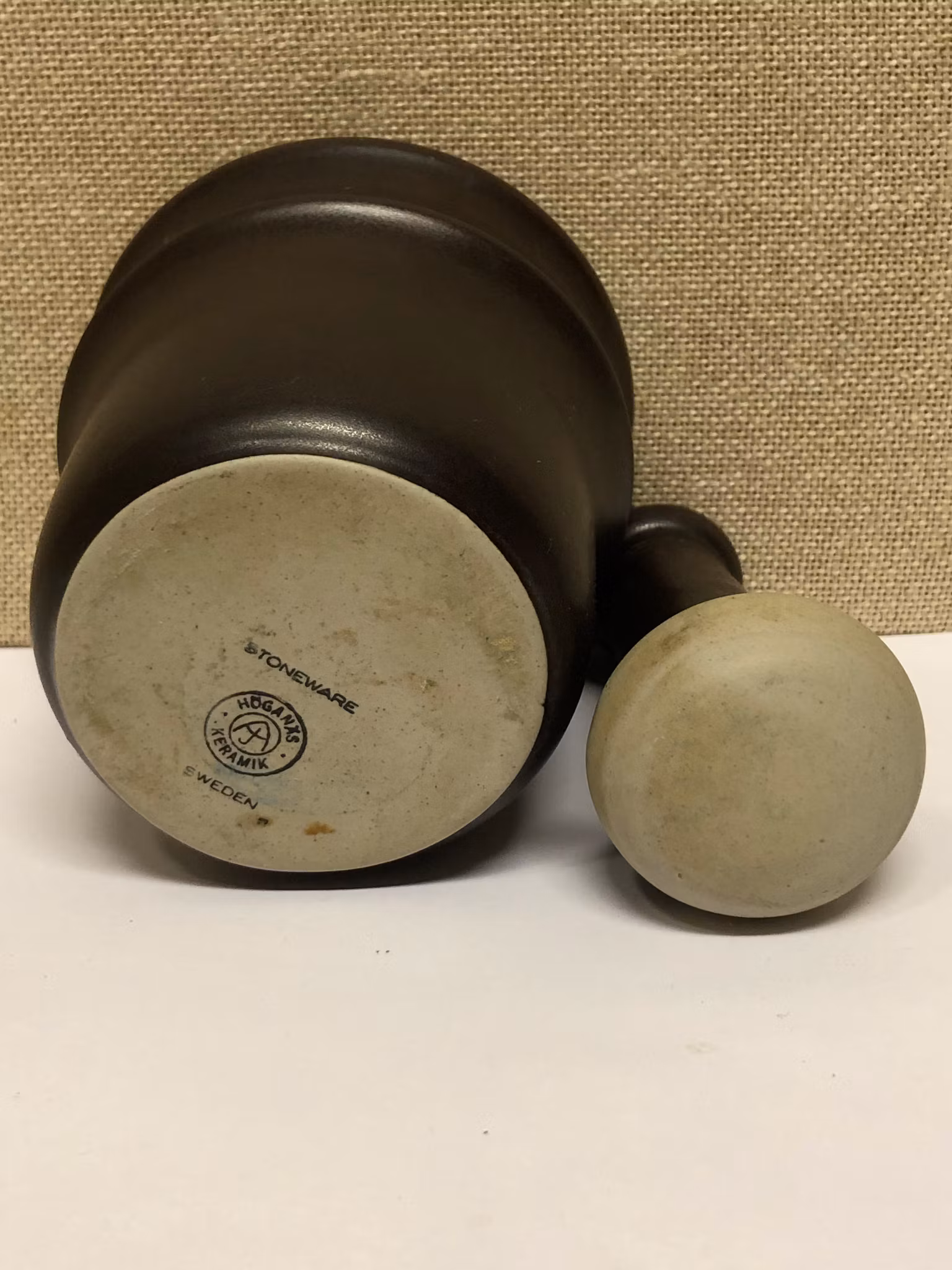 MORTEL MED STÖT, stengods, Höganäs Keramik, Sweden.