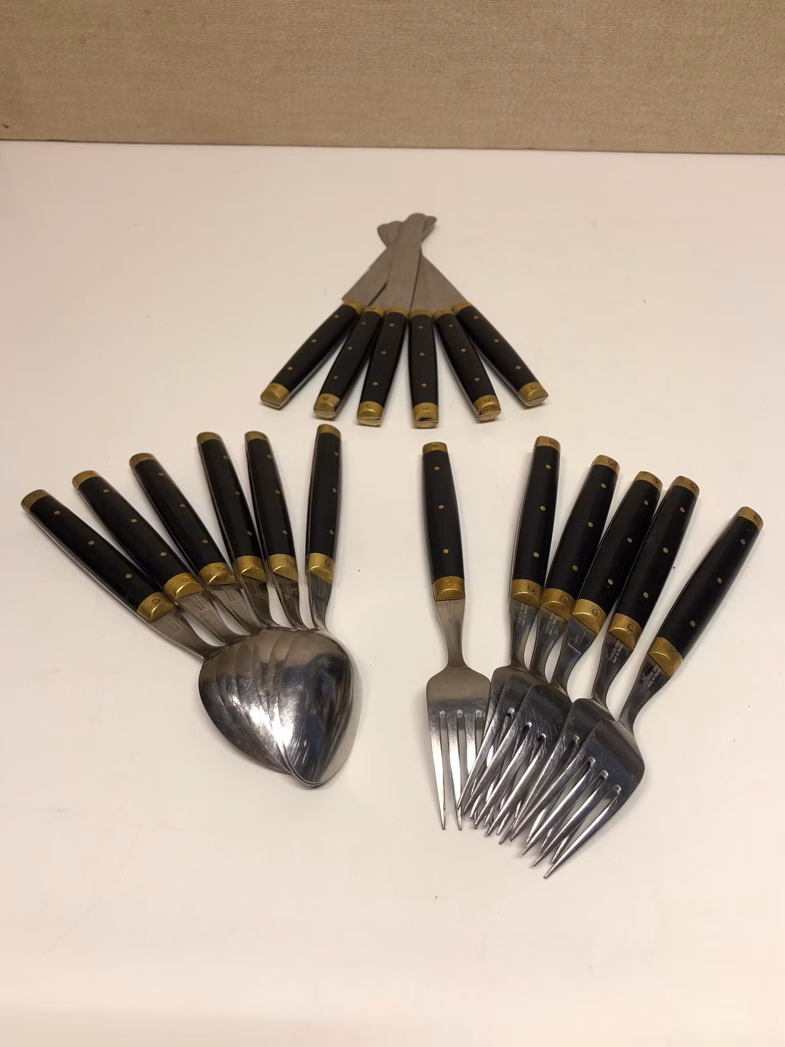 BESTICK 18 delar, rostfritt/mässing/ backelit, ”Melron", France.