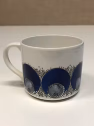 HERTHA BENGTSON. Kaffekopp, porslin, "Iris", Rörstrand. 1970-tal.