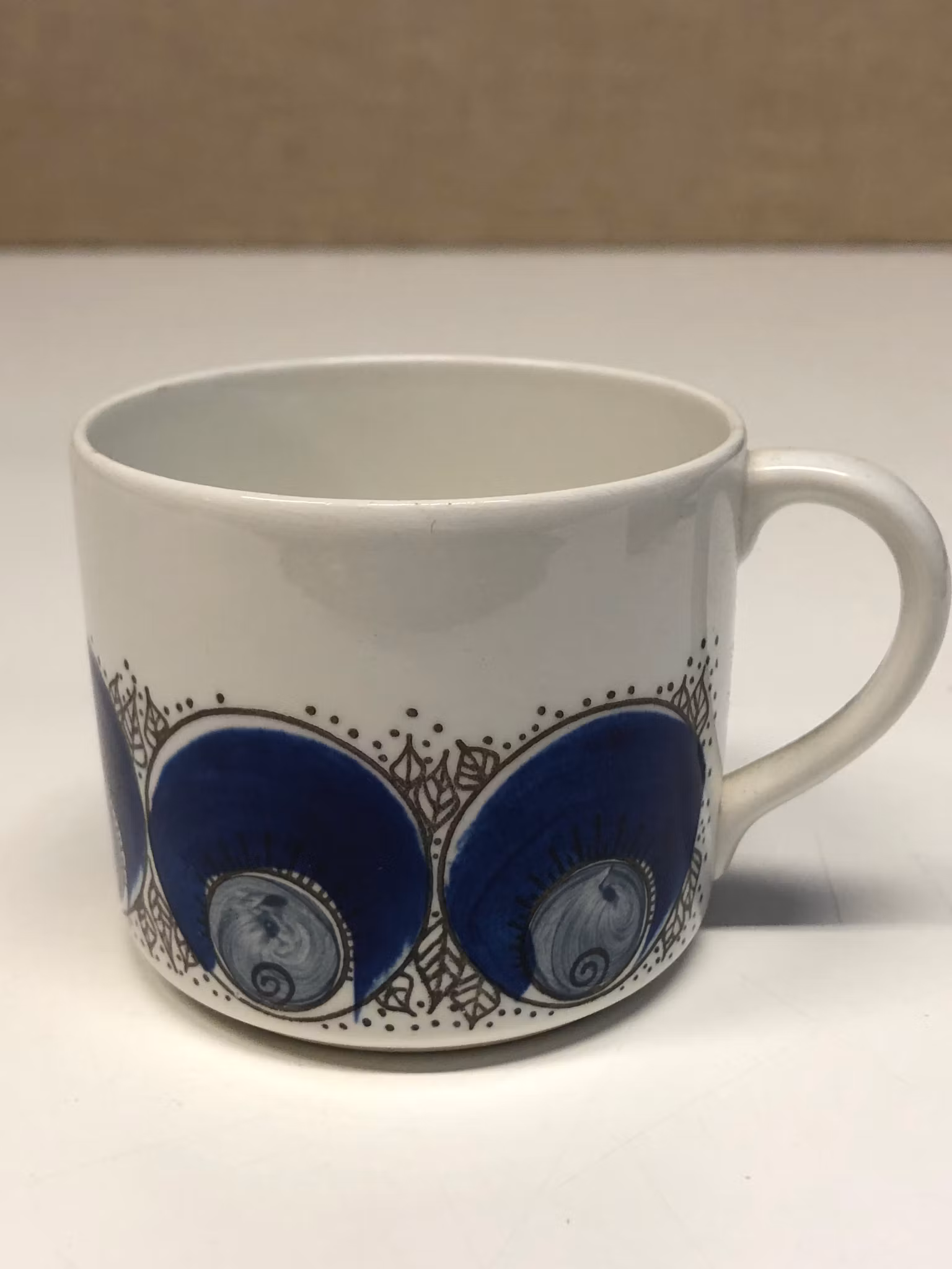 HERTHA BENGTSON. Kaffekopp, porslin, "Iris", Rörstrand. 1970-tal.