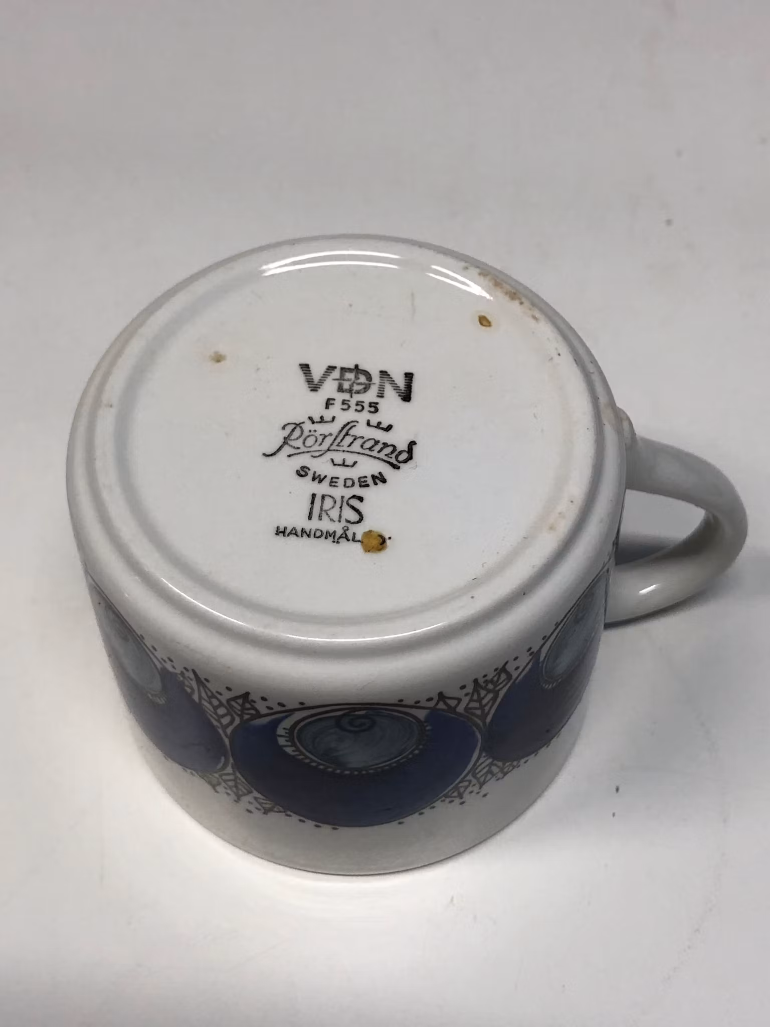 HERTHA BENGTSON. Kaffekopp, porslin, "Iris", Rörstrand. 1970-tal.