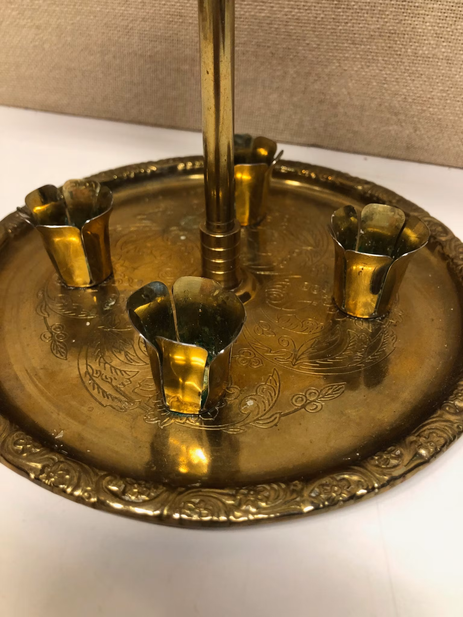 ÄNGLASPEL, mässing, (modell större för korta kronljus), 1900-talets andra hälft. SWEDEN