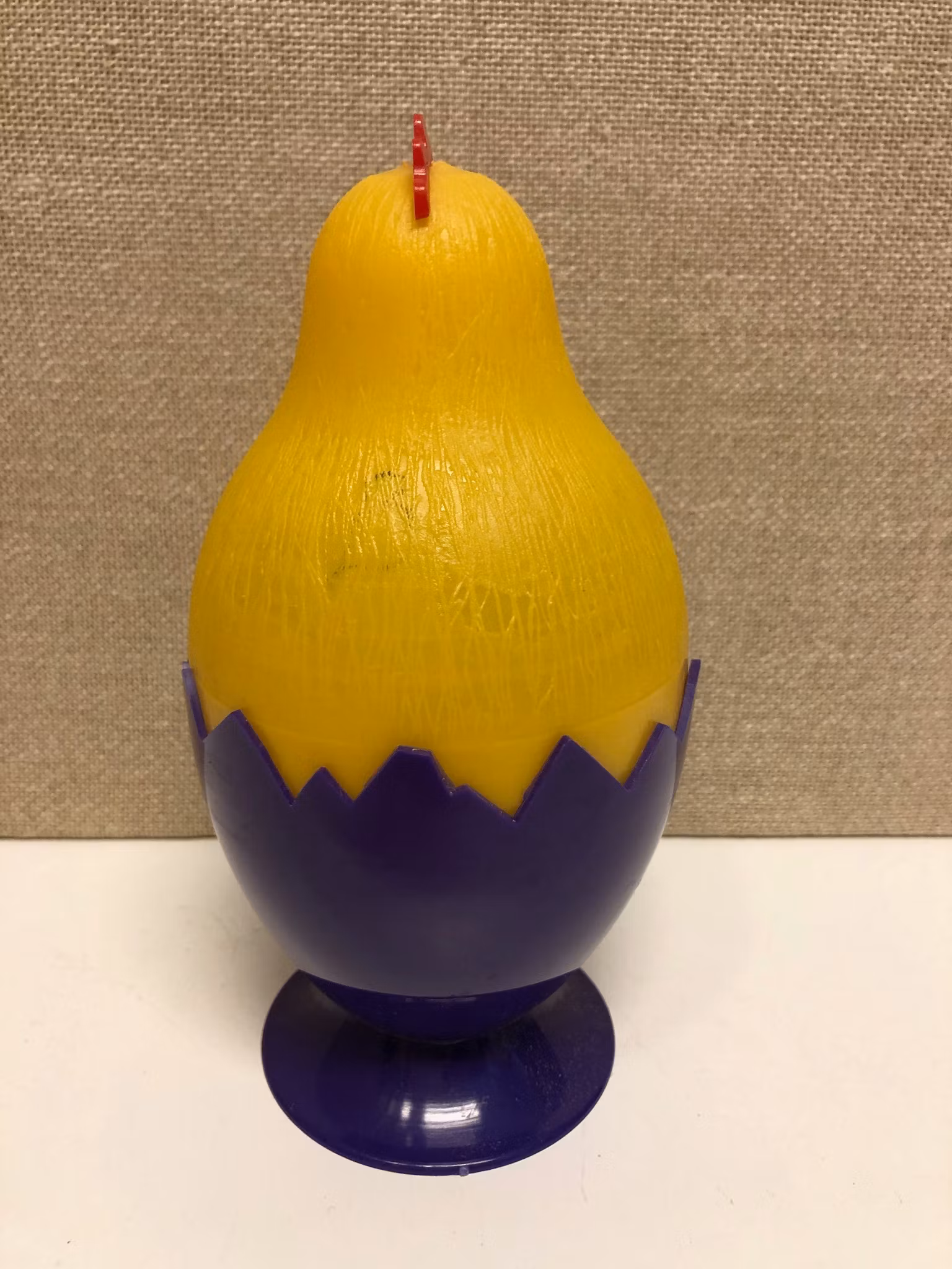 PÅSKHÖNA/GODISGÖMMA, plastmaterial, 1960/70-tal.