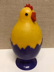 PÅSKHÖNA/GODISGÖMMA, plastmaterial, 1960/70-tal.