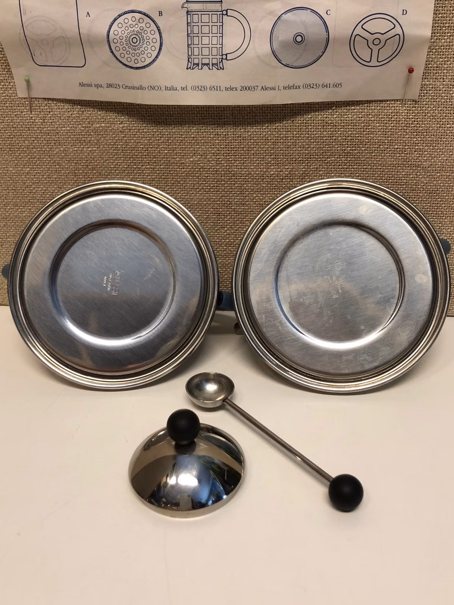 MICHAEL GRAVES. Sockerskål och mjölkkanna, metall, Alessi, Italy.