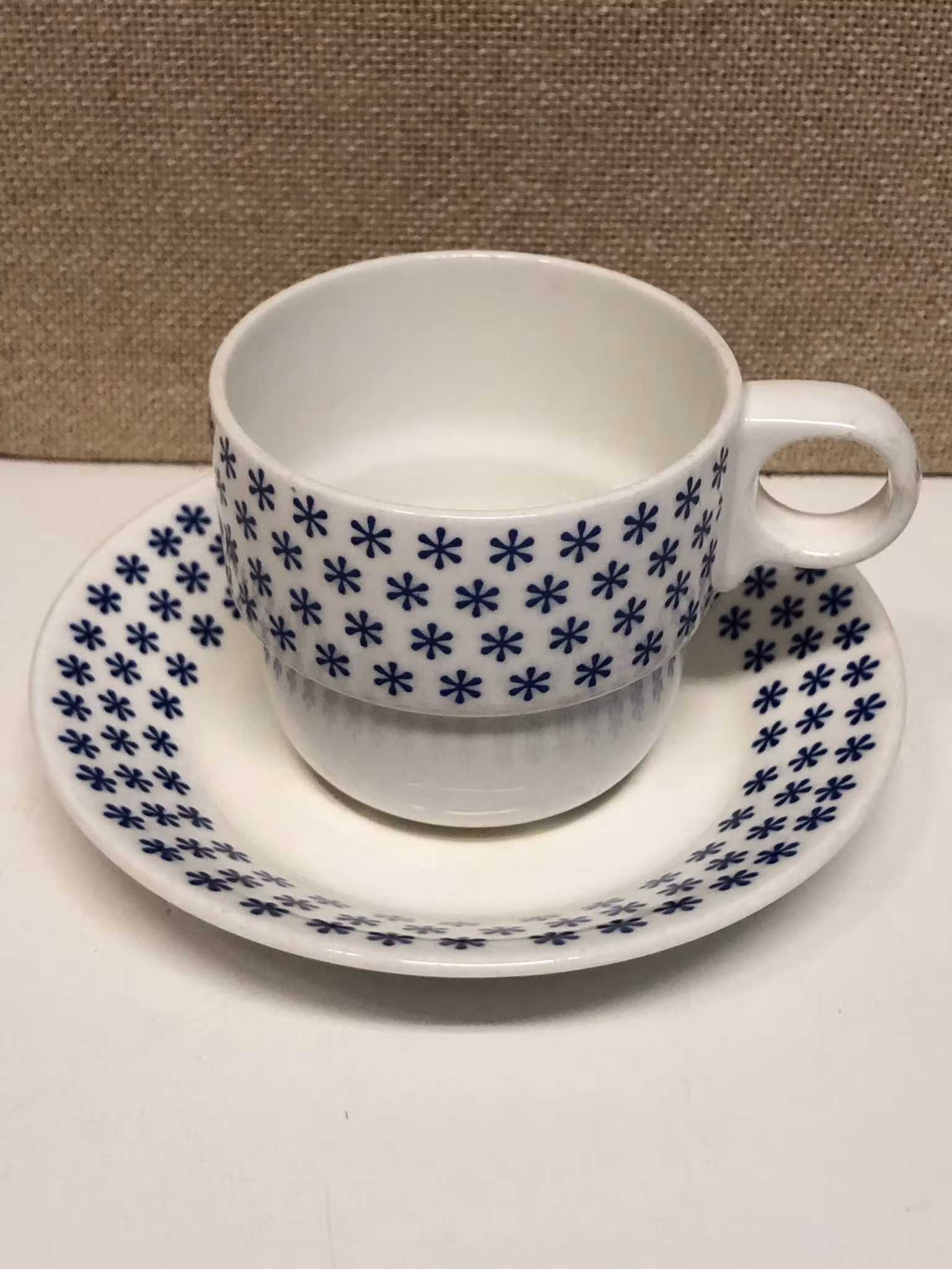 Kaffekopp med fat, benporslin,  Gustavsberg