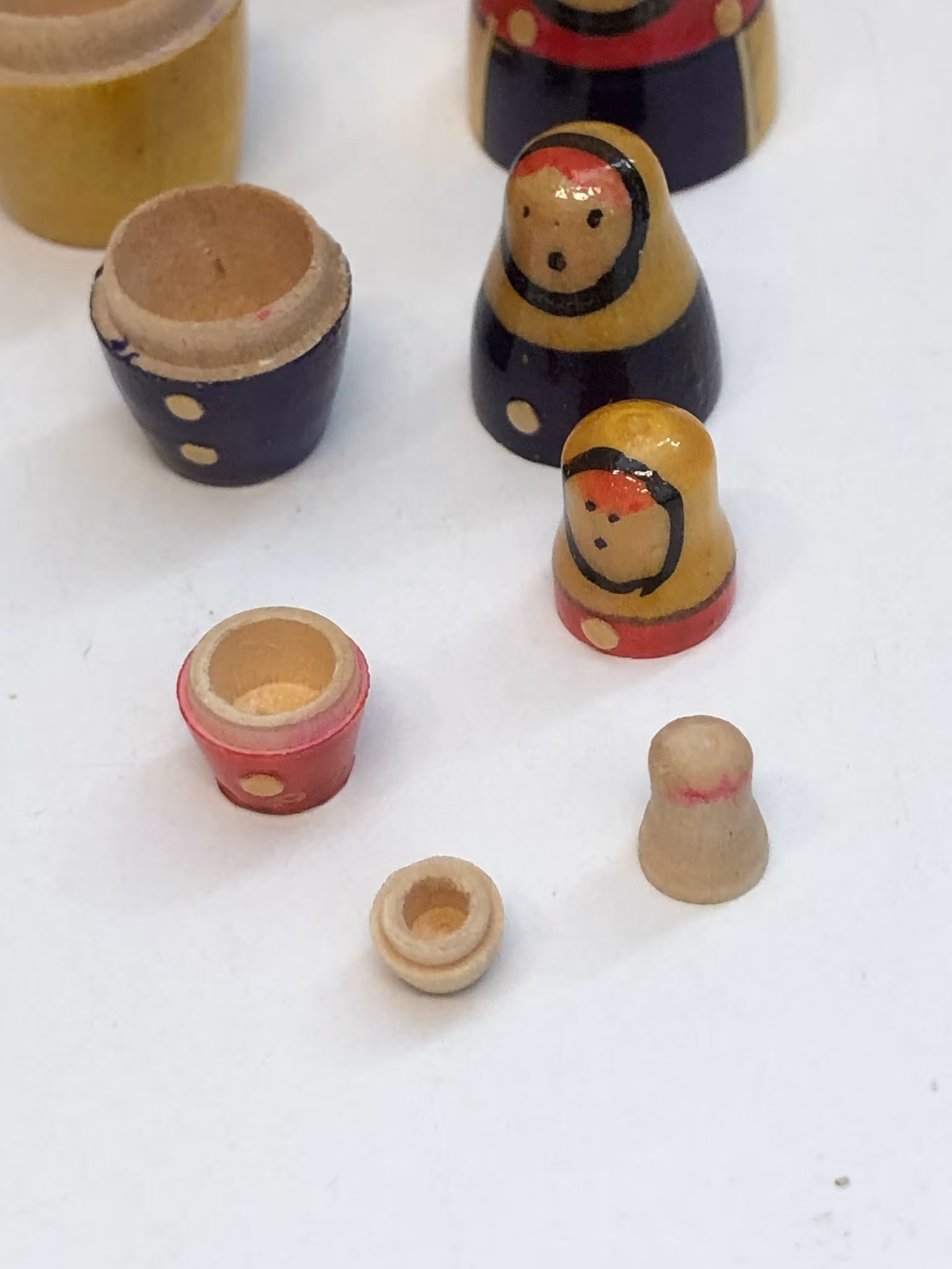 BABUSHKA, Vintage Nesting doll, rysk docka, 11 delar, trä. 1970-80-tal.