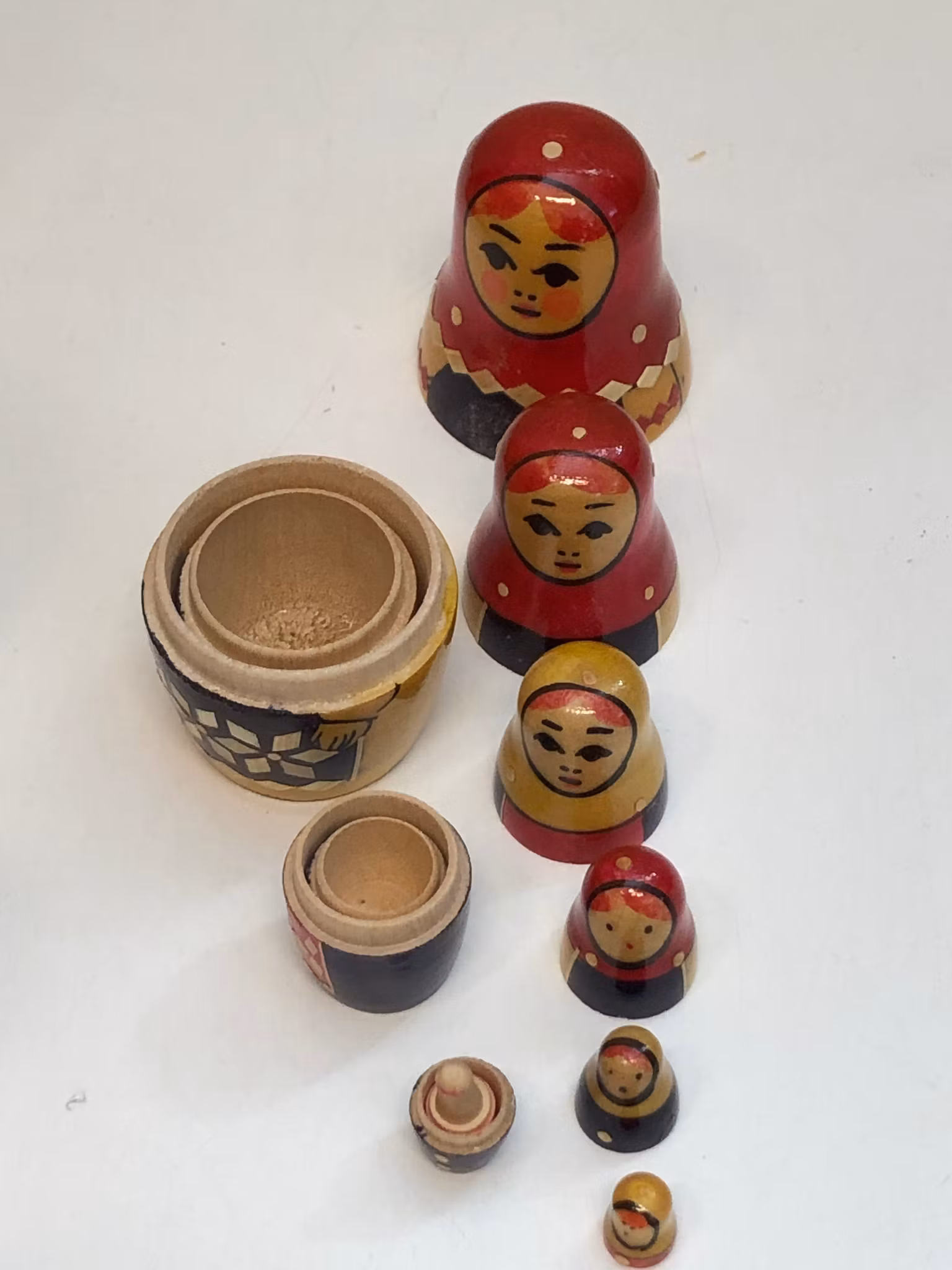 BABUSHKA, Vintage Nesting doll, rysk docka, 11 delar, trä. 1970-80-tal.