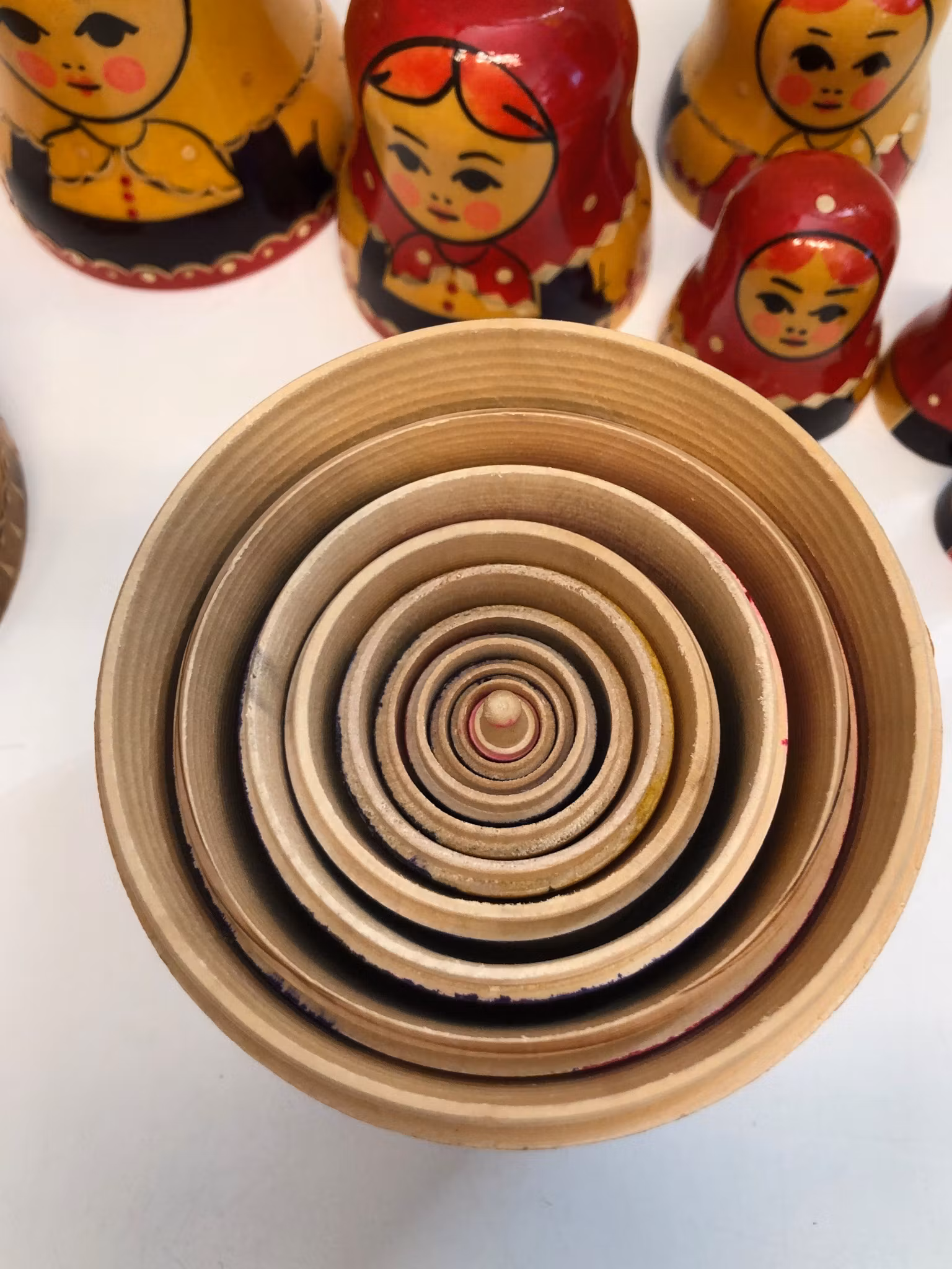 BABUSHKA, Vintage Nesting doll, rysk docka, 11 delar, trä. 1970-80-tal.