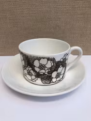 POUL HOFF. Tekopp med fat, benporslin,"Emma", Gustavsberg.