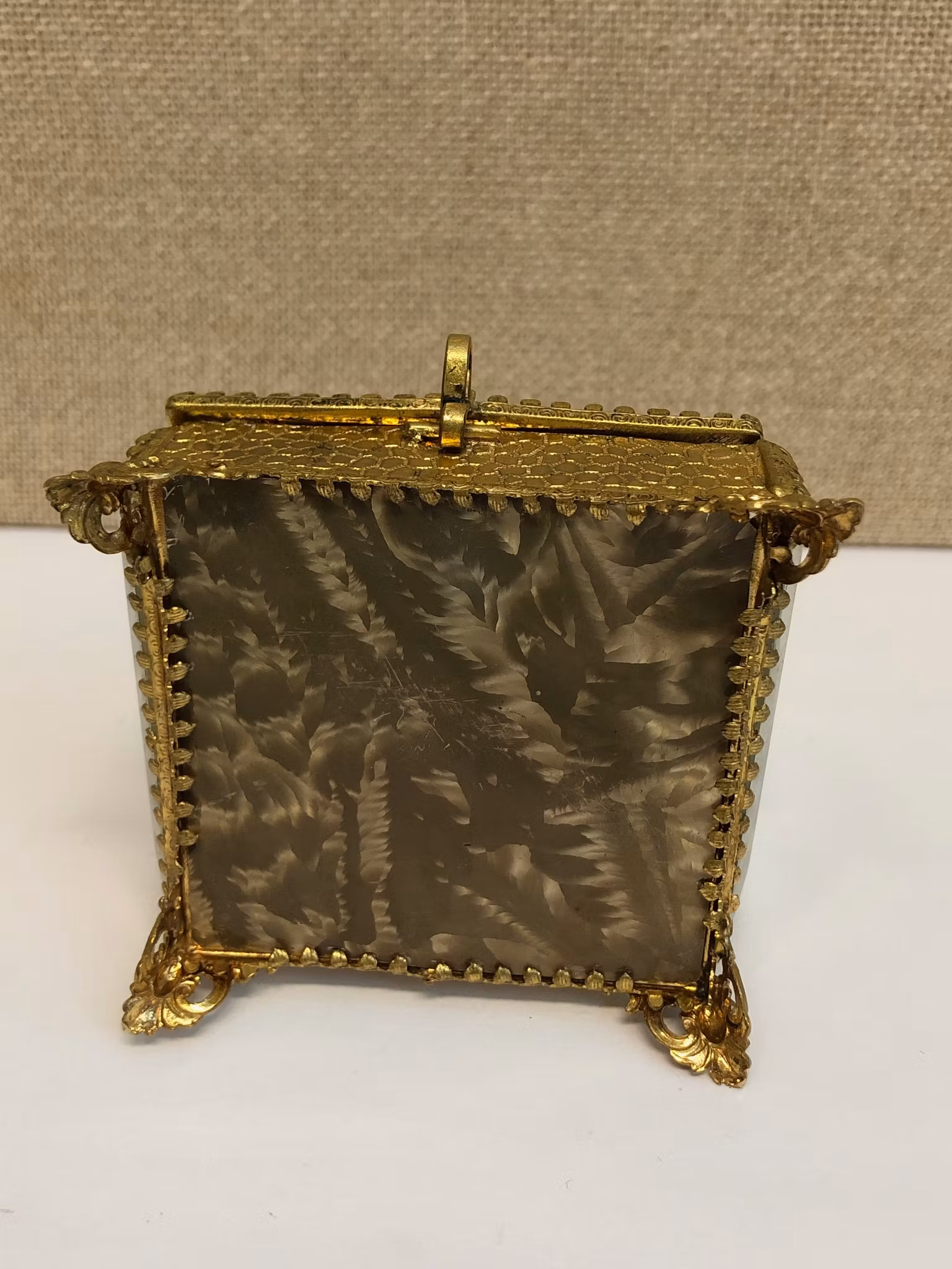 KLOCKGÖMMA, glas/förgylld metall, 18/1900-tal.