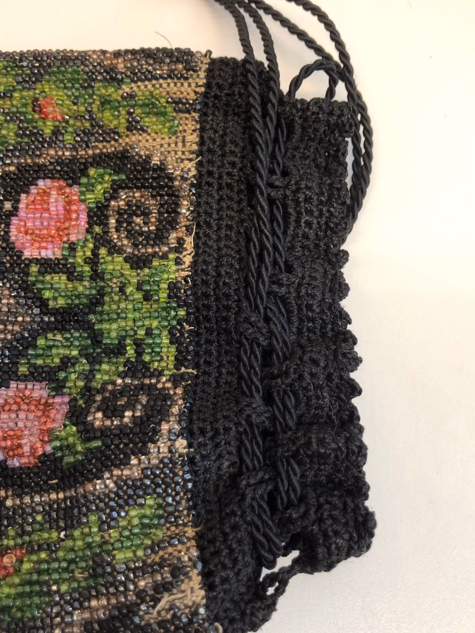 AFTONVÄSKA, pärlbroderi, jugend, 1900-talets första hälft.