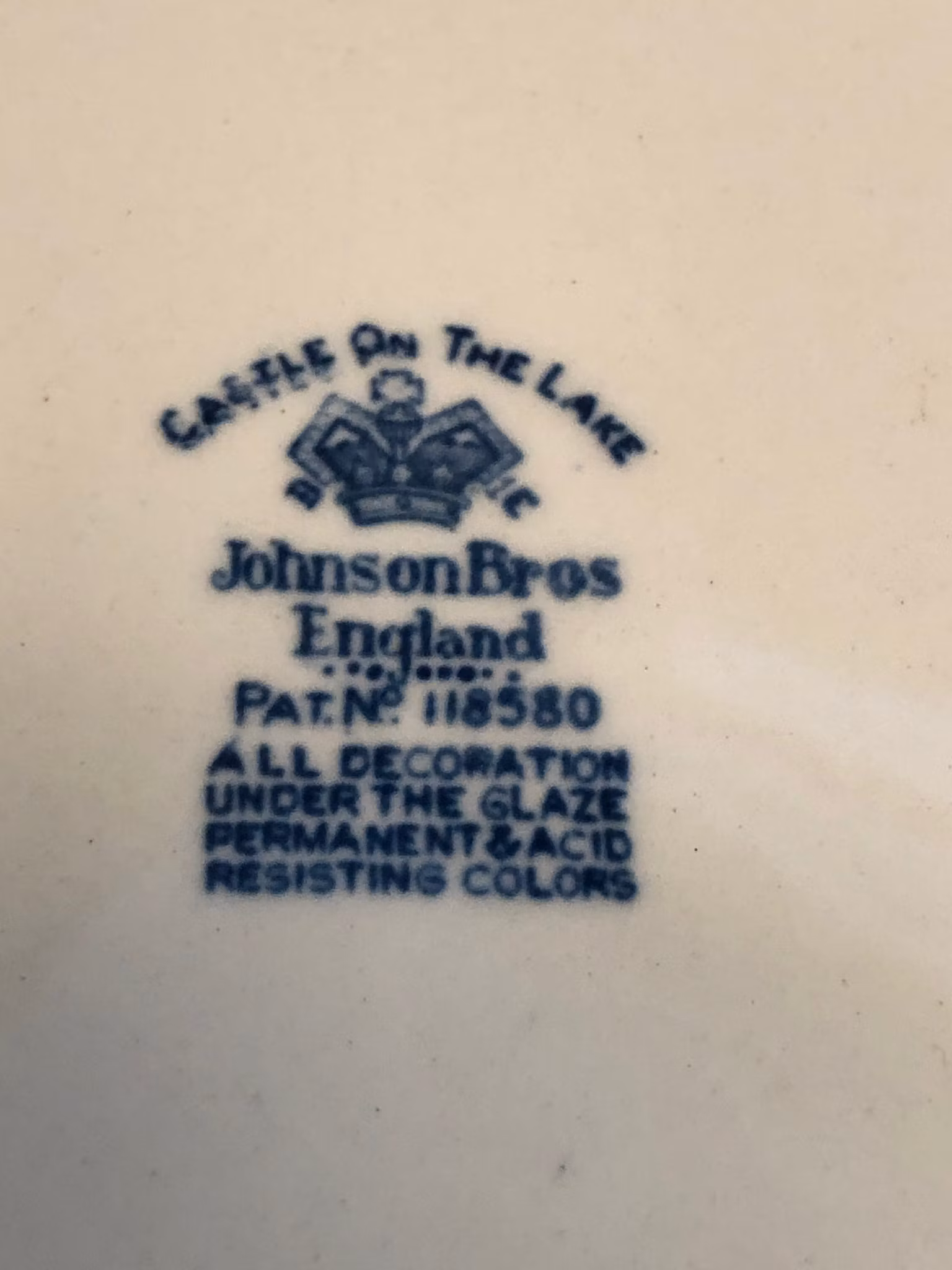 MATTALLRIKAR 10 st. porslin, "Castle On The Lake" Johnson Bros, England, 1900-talets andra hälft.
