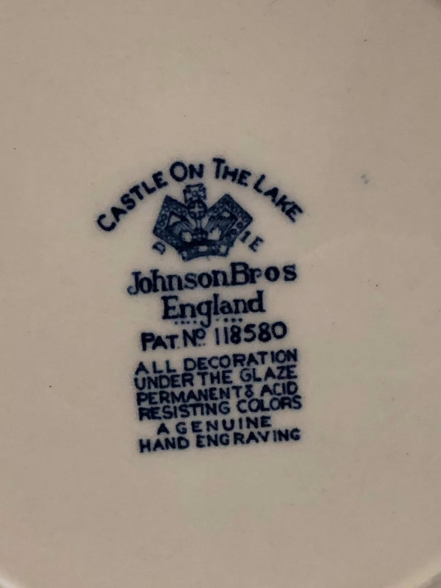 ASSIETTER 9 st. porslin, "Castle On The Lake" Johnson Bros, England, 1900-talets andra hälft.
