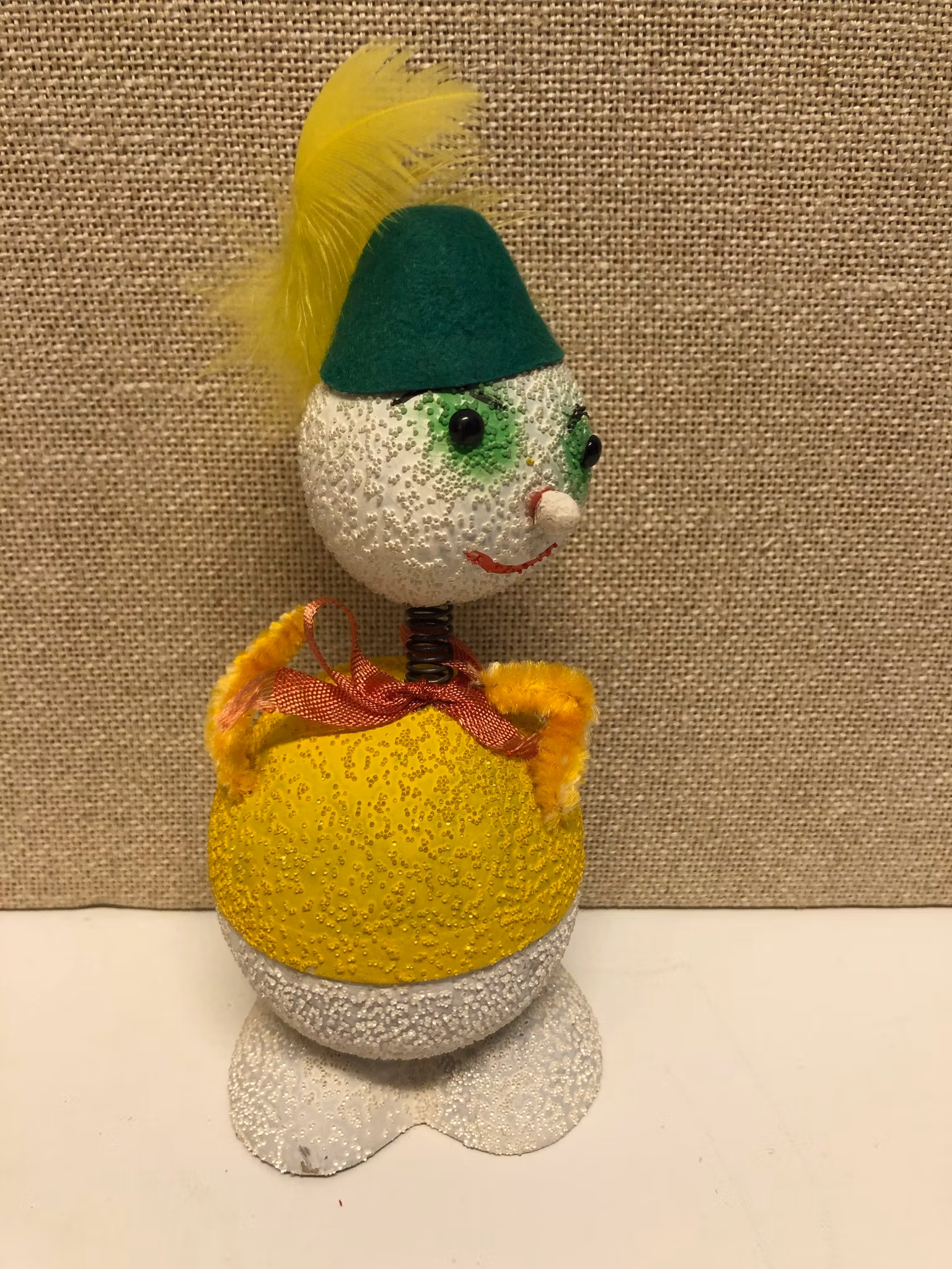 PÅSKFIGUR/GODISGÖMMA, pappmaterial, Container Western Germany, 1960/70-tal.