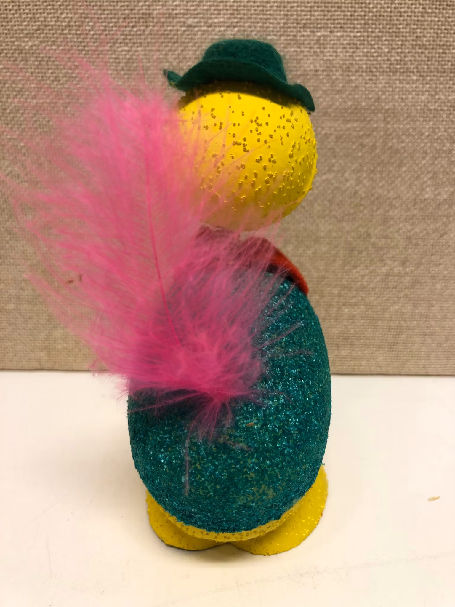 PÅSKKYCKLING/GODISGÖMMA, pappmaterial, Container Western Germany, 1960/70-tal.