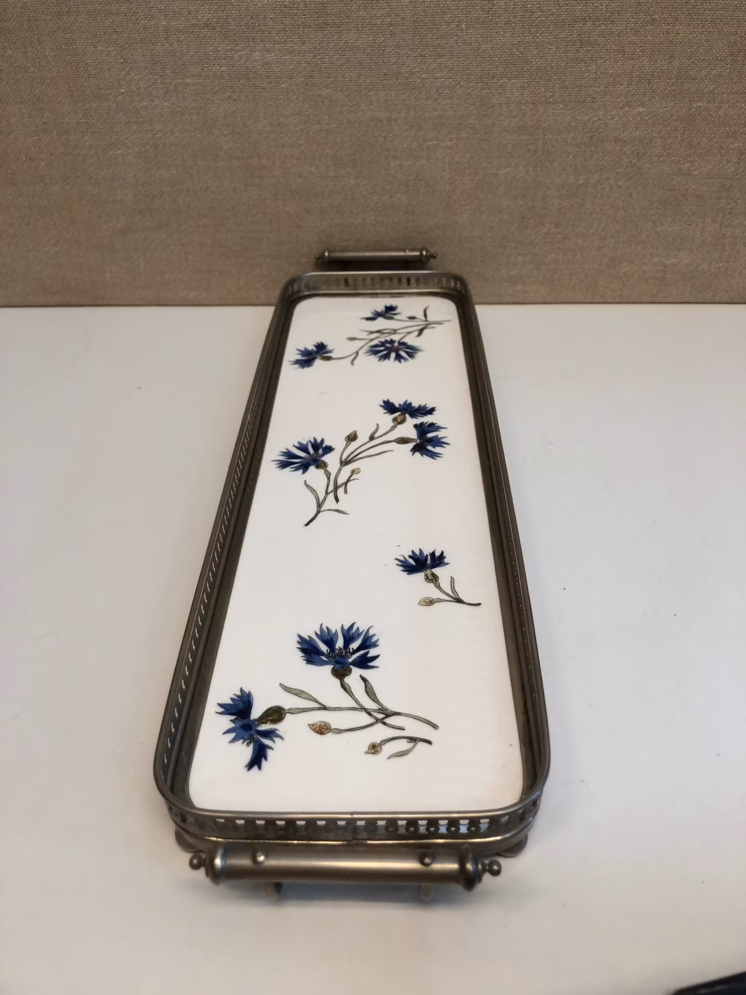 BRICKA, porslin/metall, jugend, 1900-talets början.