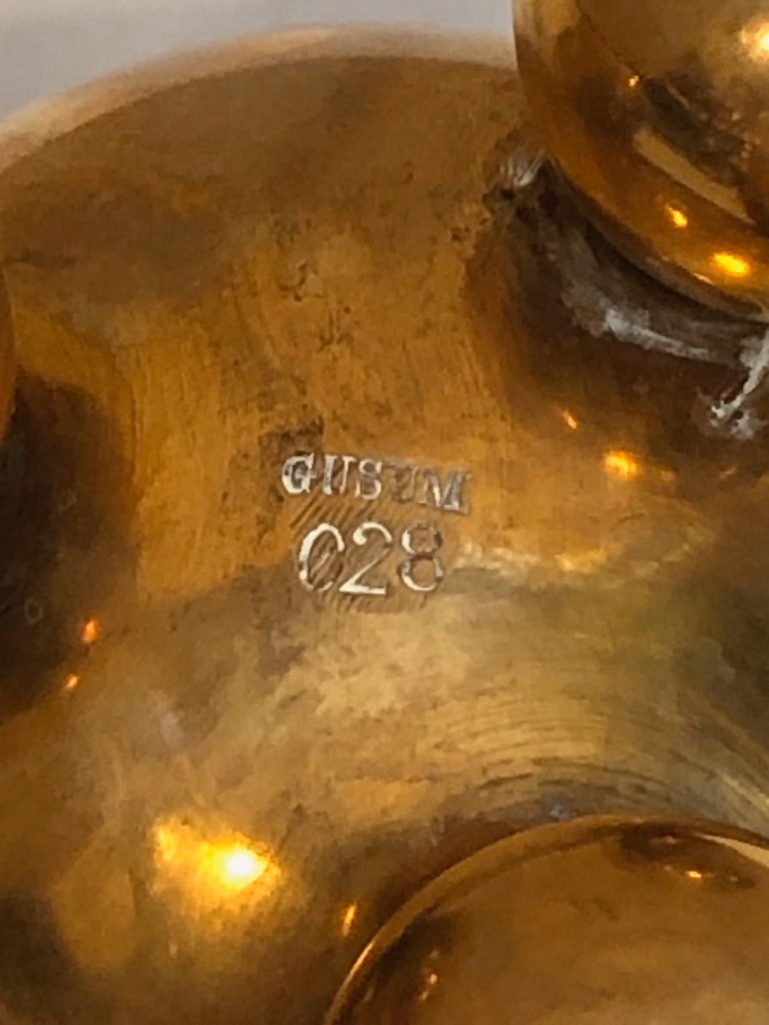 LJUSSTAKAR, ett par, mässing, klotmodell, Gusum, 1900-talets första hälft.