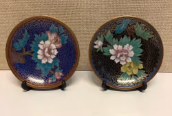 FAT 2 st. metall, Cloisonné, Kina , 1900-talets andra hälft.