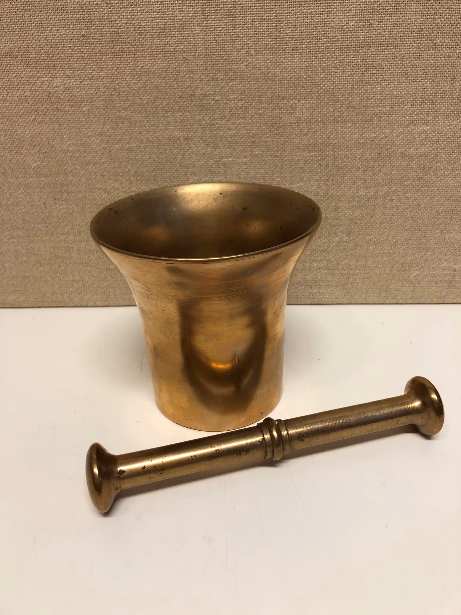 MORTEL MED STÖT, mässing, Anna Brundell 1922.