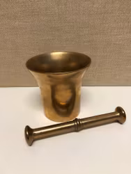 MORTEL MED STÖT, mässing, Anna Brundell 1922.